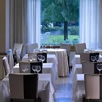 Universal Terme 4*