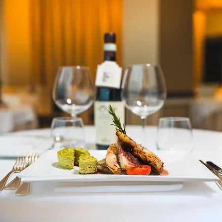 ユニバーサル テルメ 4*