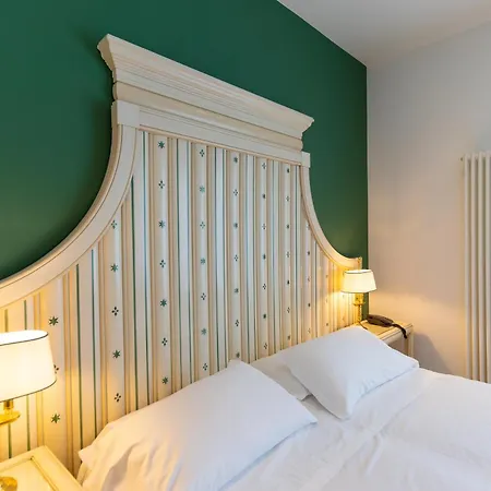Universal Terme 4*