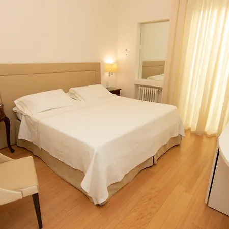 Universal Terme 4*