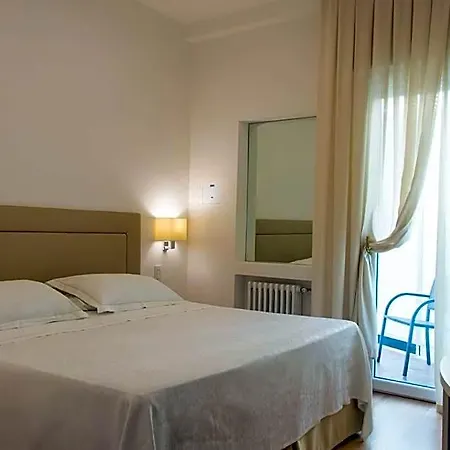 Universal Terme 4*