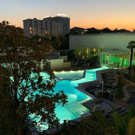 Universal Terme