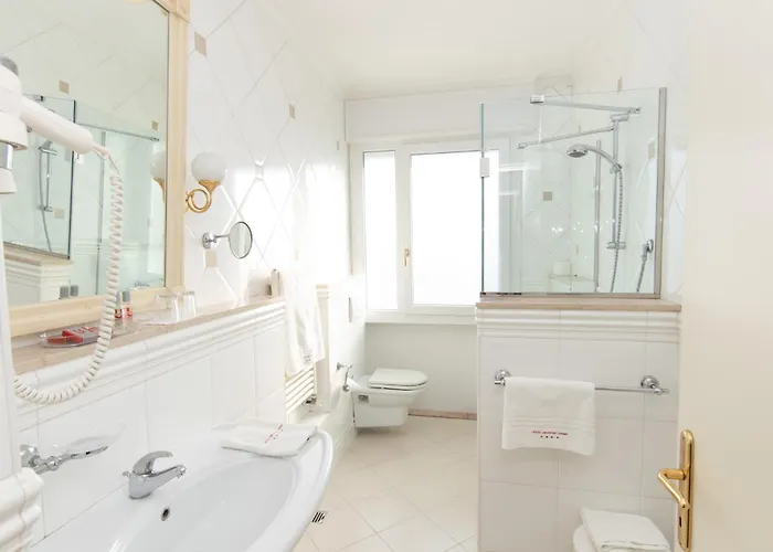 מלון Universal Terme 4*