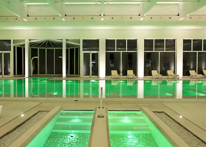 מלון Universal Terme 4*